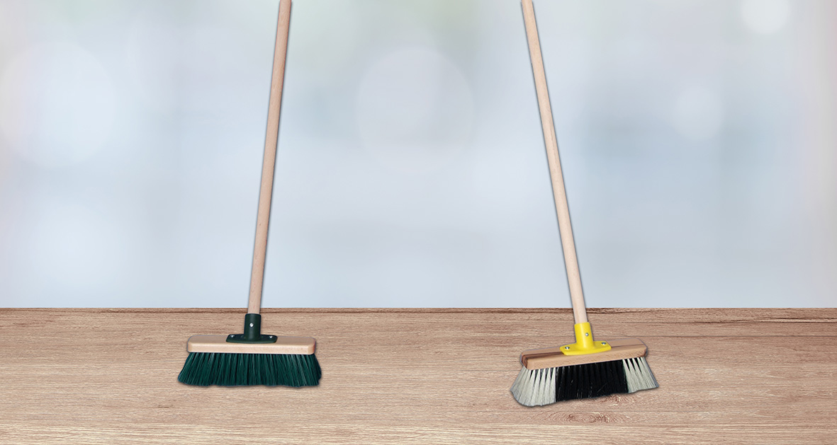 Stubenbesen und Strassenbesen