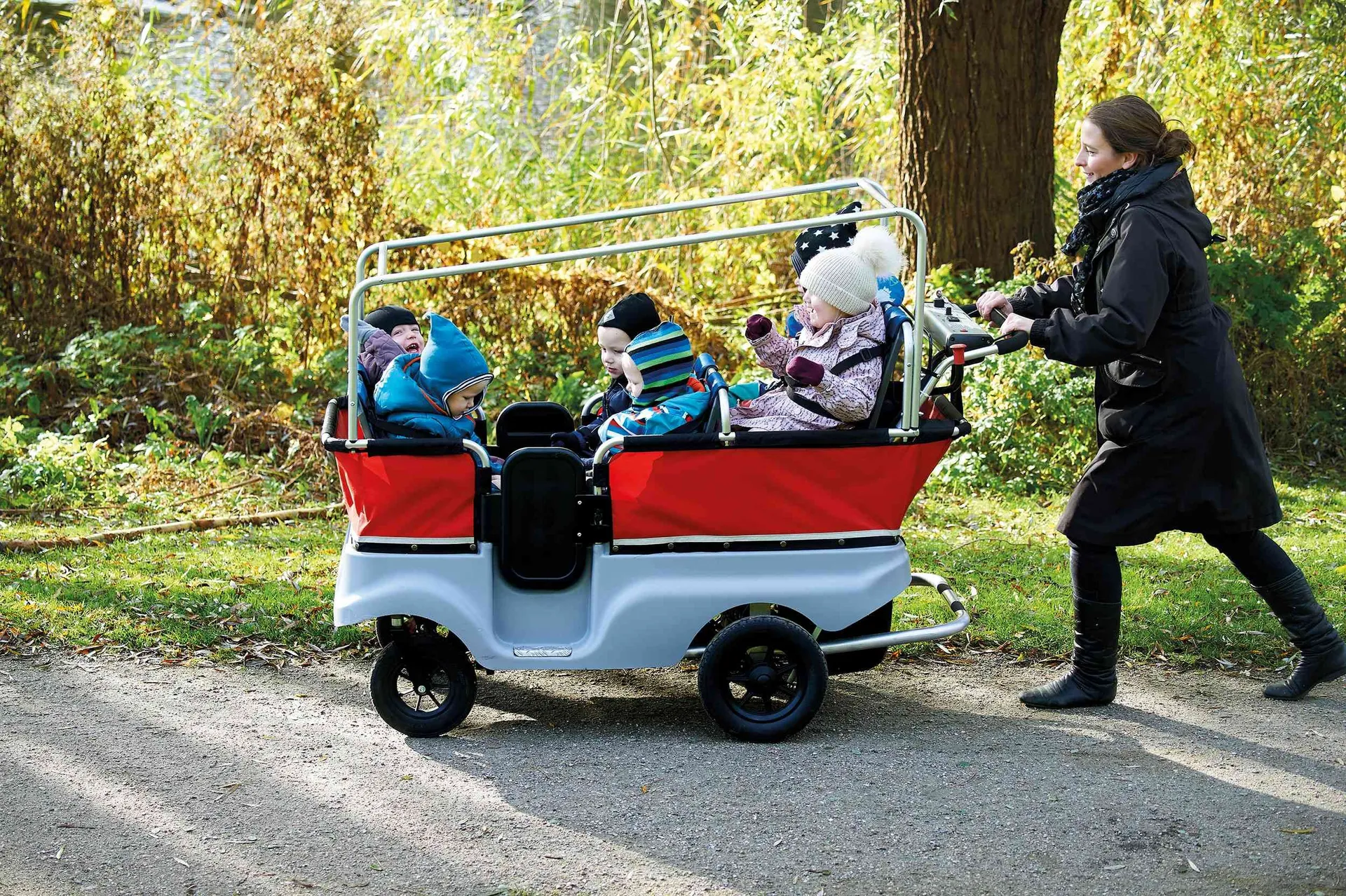 01801V_3 E-Turtle Kinderbus | Winther Kinderbus