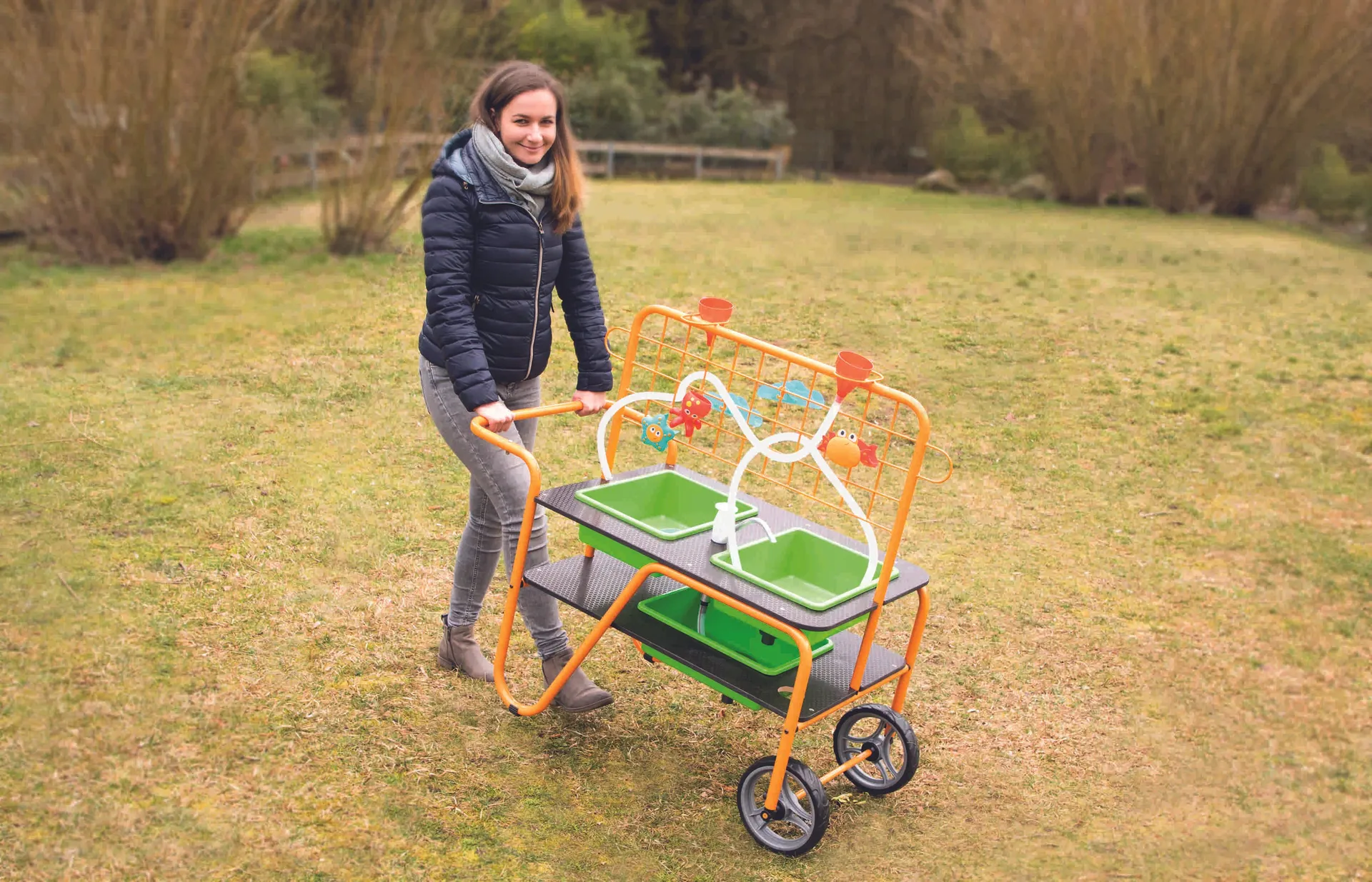 64500_5 Mobiler Wassertisch | Wasserspieltisch | Dragon Toys