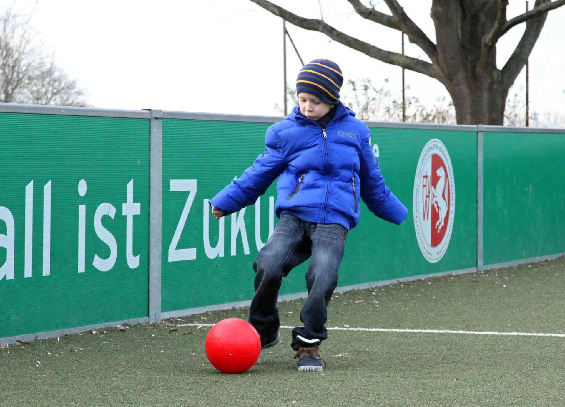 Outdoorball "Allrounder" Red | Roter Ball | Dragon Toys_53014-06_